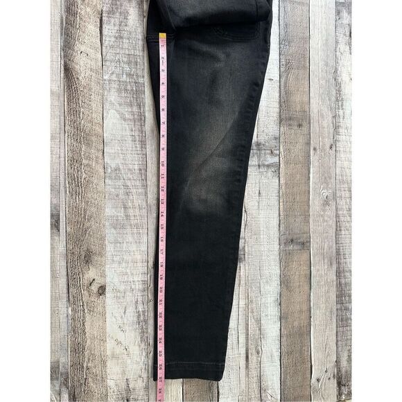 Anthropologie Pilcro Ultra High-Rise Slim Utility Jeans | Size 26 - Picture 6 of 9